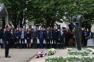 Invalides hommage victimes