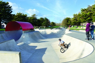 A Saint-Nazaire, la municipalité a associé les jeunes à la conception de son skatepark. Aujourd'hui, c'est un des sites les plus fréquentés de la ville.