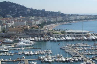Cannes_-_port_et_croisette  credit Christophe.Finot-Wikipedia