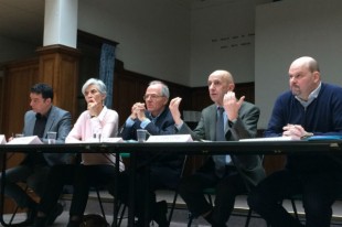 Les membres du collectifs Alerte présentent leurs propositions aux candidats à la présidentielle 2017.