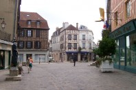 630 X 473 centre ville Auxerre par Vicente Auxerre CC BY-SA 2