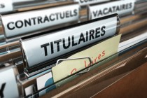 Dossier fonctionnaires et agents publics de l'administration. Salaire des titulaires, contractuels et vacataires