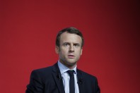 Emmanuel Macron, meeting a Chatellerault.