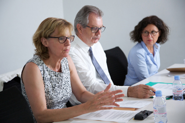 stéphane pintre / claude sauret-virolle (blonde) / emmanuelle dussart (brune) / pascal fortoul (chemise blanche) / jean-charles manrique (chatain)