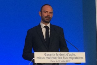 Edouard-Philippe-migrants600