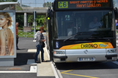 Photo arrêt accessible_RéseauSMTC_Grenoble