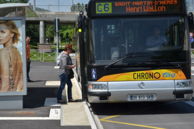 Photo arrêt accessible_RéseauSMTC_Grenoble