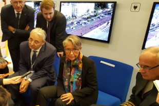 Elisabeth Borne, ministre des Transports, et Louis Nègre, président du Gart lors d'un point presse.