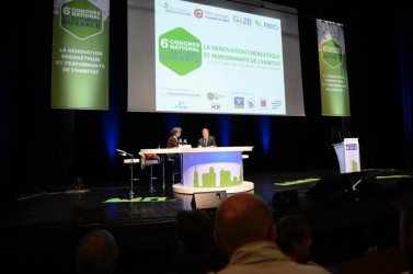 Un échange lors du 6ème Congrès national du Bâtiment Durable, à Dijon-Chenôve.