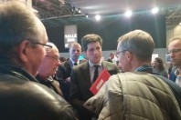 Julien Denormandie, secrétaire d'Etat auprès du ministre de la cohésion des territoires, avec des élus locaux au Congrès des maires, le 22 novembre