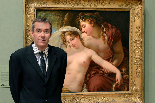 Paul François Lang, sous-directeur et conservateur en chef, Musée des beaux-arts du Canada, devant la peinture Bacchus and Ariadne, c. 1821, d’Antoine-Jean Gros, Collection nationale, Musée ses beaux-arts du Canada, ©MBAC, Ottawa