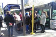 À Rouen, douze femmes ont analysé ensemble ce qui les freinait à utiliser les transports en commun.