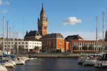 Dunkerque_hotel_de_ville_vu_port