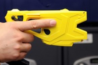 Police municipale Taser X2 (PIE)
