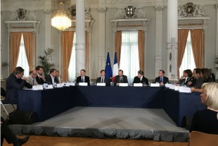Signature, jeudi 28 juin 2018 à Lille, de 10 contrats financiers par le Premier ministre.