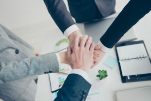 AdobeStock_199456422_deagreez