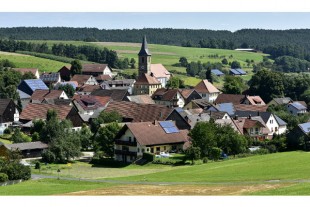 campagne village 600X400 celeste clochard via AdobeStock_117868351
