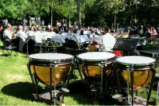 musique plein air 600X400 cr Jean-Paul Bounine AdobeStock_320264