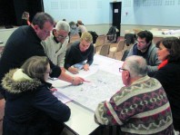 Ville de Laillé (Ille-et-Vilaine). L'évaluation citoyenne peut prendre la forme d'une discussion sur une ZAC.