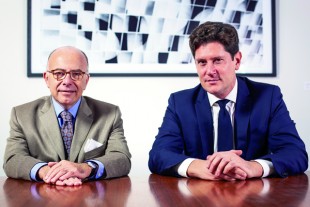 Bernard Cazeneuve et Vincent Brenot au cabinet  AUGUST DEBOUZY