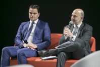 Thibaut Guignard, maire de Ploeuc-l'Hermitage, et Pierre Moscovici, commissaire européen