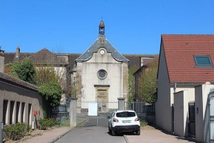Une des entrées de l'hôpital Saint-Gabriel, Autun, Saône-et-Loire