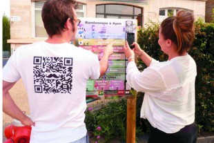 Le village peut se visiter par le biais de randonnées connectées, grâce à des QR codes offrant toutes les informations lisibles sur smartphone.