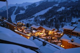 station-ski-montagne-chalets-neige
