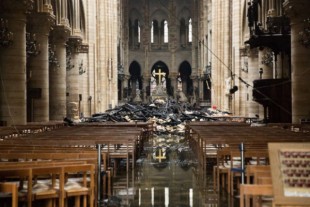 notre-dame-paris-incendie-une