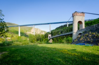 Vue du viaduc du Lignon où passe la RN88 depuis le pont de Confolent (commune de Beauzac) © Arnaud Bouissou - Terra