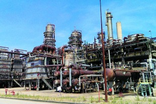 l'ancienne raffinerie Petroplus lors de la reprise