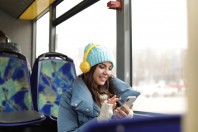 livre audio_lecture bus_AdobeStock_258227185