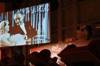 380 X 253 cinema - UNE