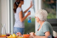 Aide menagére pour personne agée