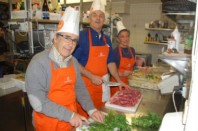 Bernard Perry, président de la Banque alimentaire de l'Isère et Pierre Pavy, restaurateur grenoblois,  deux des instigateurs du projet "3 étoiles solidaires".