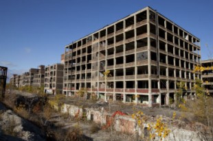 Detroit-shrinking-cities-UNE