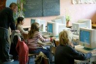 Education salle de classe primaire ordinateur