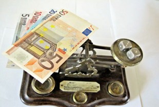 Euro_balance_by_Images_of_Money