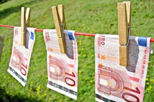 Euros_fil_a_linge_Image_of_Money