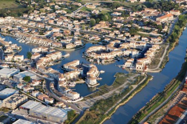 Photo aérienne des salins d'Aigues-Mortes