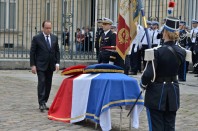 Hollande hommage police magnanville