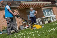 L’entretien des jardins et potagers fait partie des activités assurées par la conciergerie, moyennant une participation du demandeur selon ses revenus.