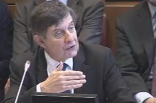Jean-Pierre Jouyet, directeur général de la Caisse des dépôts, lors de son audition devant la commission des finances de l'Assemblée