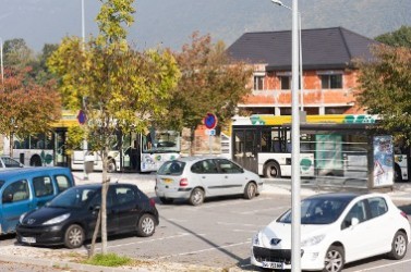 Bus et velo dans l'agglomerationparc-relais de maison brulee