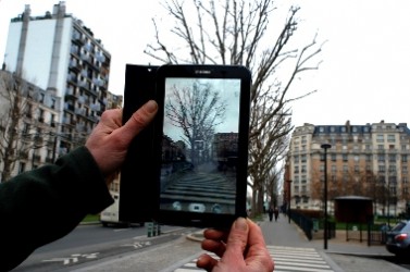 Les tablettes et l’application SIG Arbres sont utilisés depuis le printemps dernier pour surveiller les 200 000 arbres parisiens.