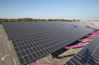 centrale photovoltaique au lac