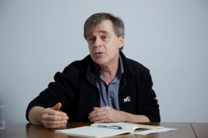Philippe Subra est professeur des universités à l'Institut Français de Géopolitique (IFG). Il dirige le master "Géopolitique locale et gouvernance territoriale", et est aussi membre du comité de rédaction de la revue Hérodote.