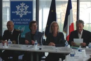 Clotilde Valter et Ségolène Neuville se sont déplacées à Melun pour présenter le simulateurs d'aides sociales mes-aides.gouv.fr.