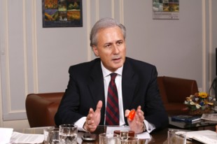 Georges TRON, secrétaire d'Etat à la Fonction publique