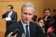 Georges Tron, secrétaire d'Etat à la fonction publique, le 19 avril 2011, à l'issue de la réunion de négociation salariale avec les syndicats.